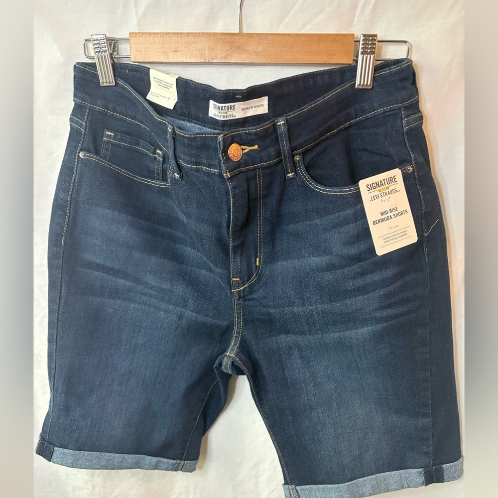 NWT Signature Women's Denim Bermuda Shorts Size 10